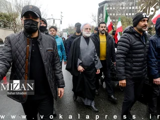 ویدیو اصابت موشک به ساختمانی در نزدیکی محل حضور رئیس قوه قضاییه در راهپیمایی روز قدس