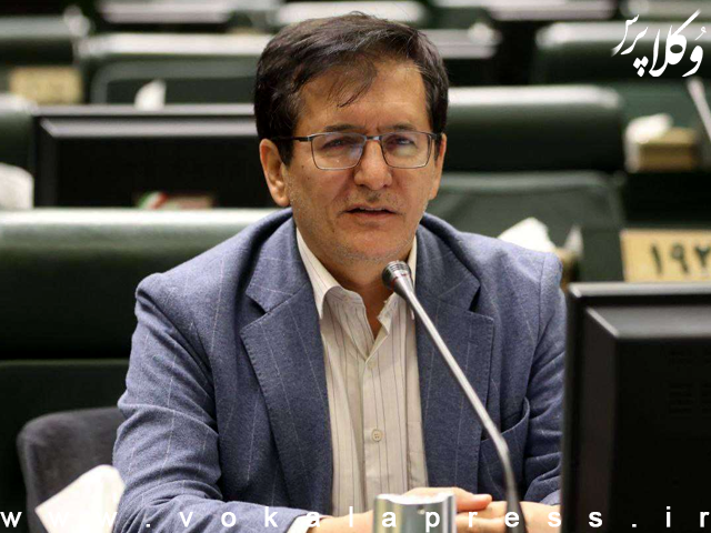 نائب رییس کمیسون حقوقی و قضایی؛ اخذ تلفن همراه و یا تفتیش بدنی وکلا، حتی با وجود دستگاههای کنترل، اقدام مناسبی نیست