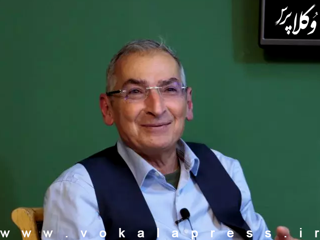 یادداشت صادق زیباکلام درباره دعوت و حضورش در مراسم اختتامیه دومین جشنواره قلم وکیل