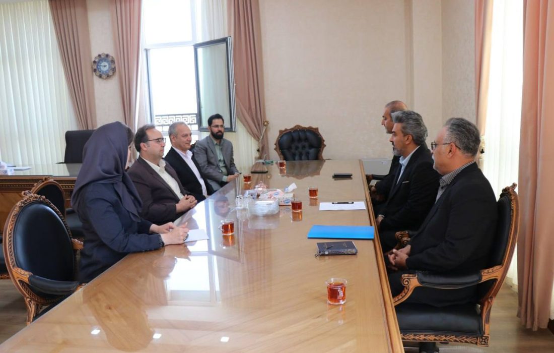 درخواست رسیدگی سریعتر به پرونده مرحوم حسن صفری در دیدار اعضای هیأت کانون وکلای استان مرکزی با معاون دادستان اراک