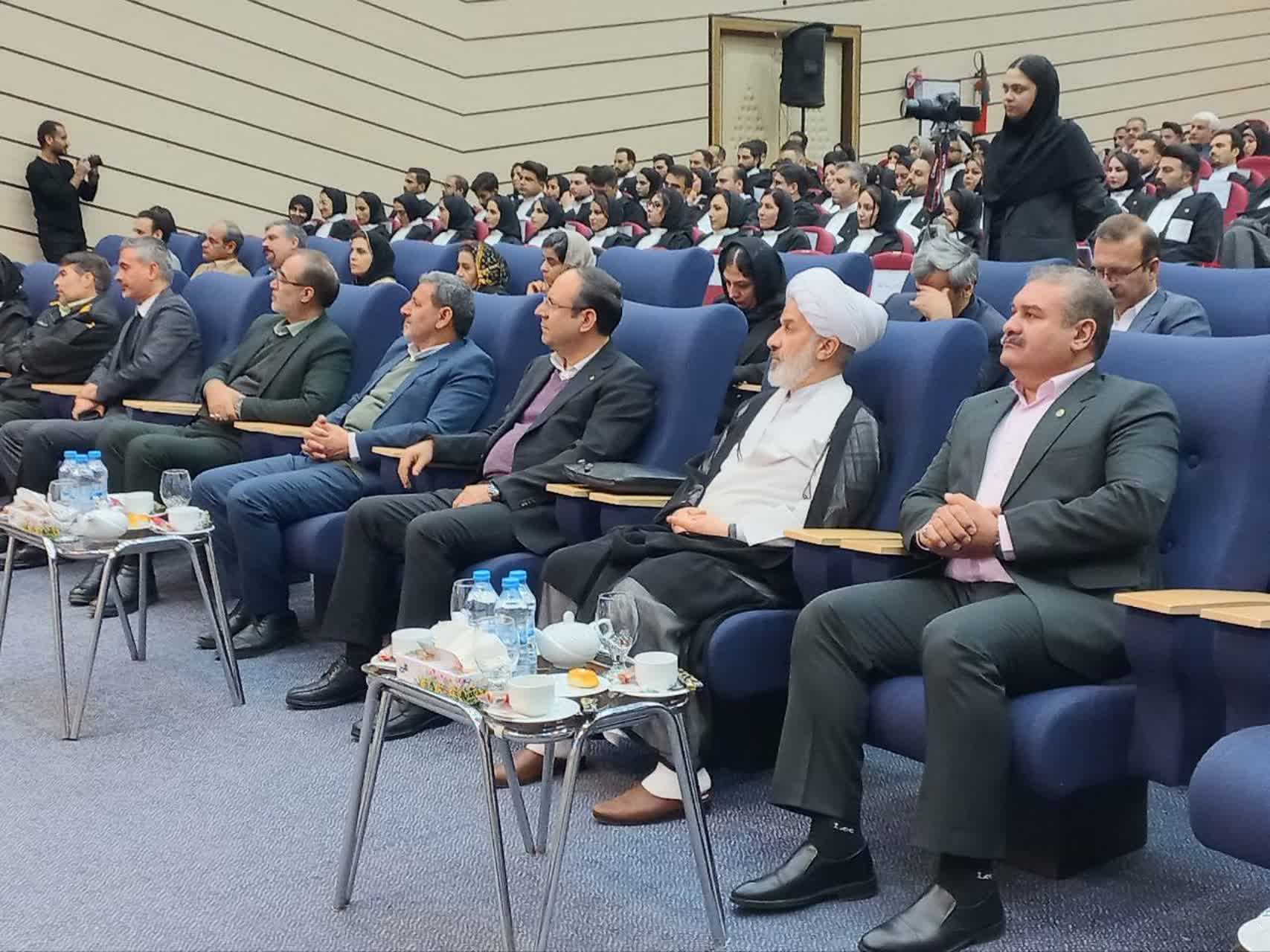 آیین تحلیف تعدادی از کارآموزان وکالت کانون وکلای دادگستری خراسان شمالی برگزار شد
